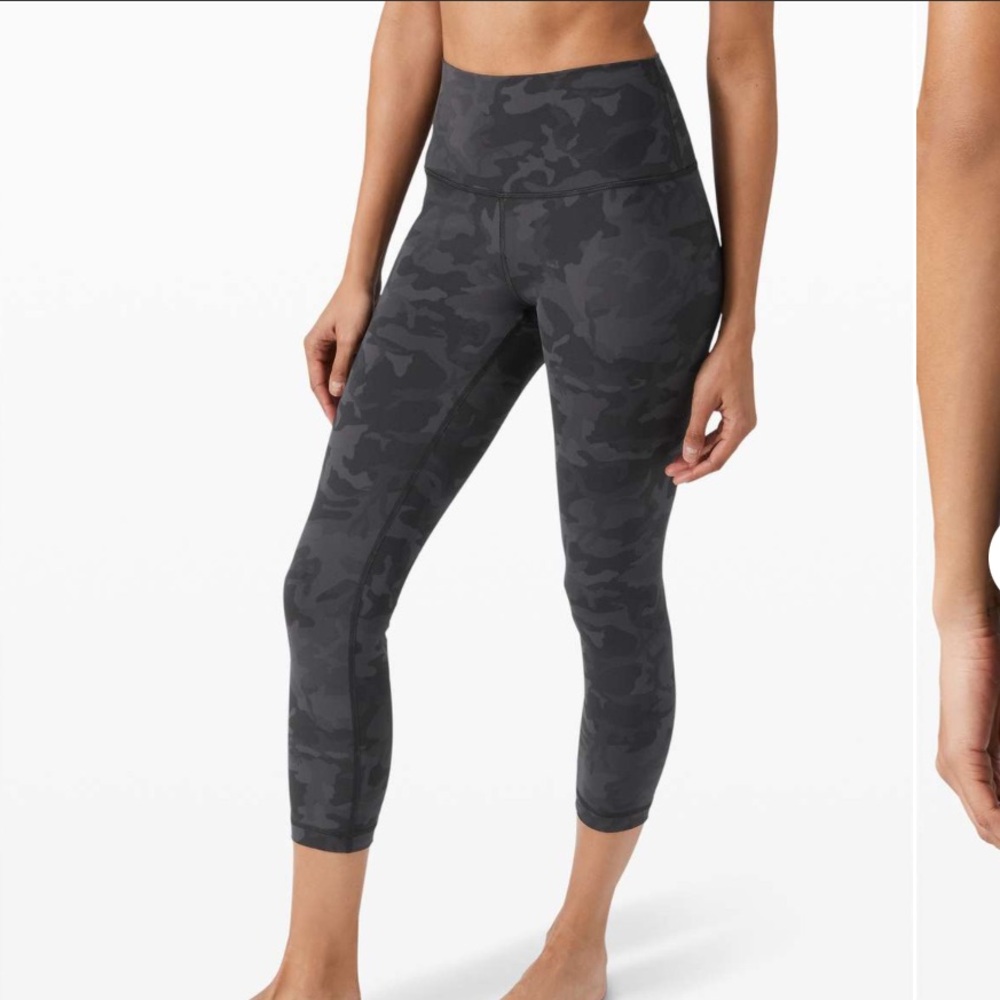 Lululemon Wunder Under Crop High-Rise *Full-On Luxtreme 23" - Size 10